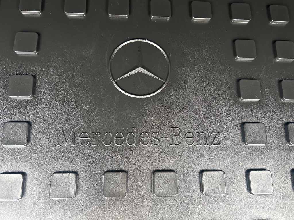 2018 Mercedes-Benz C-Class Image 12
