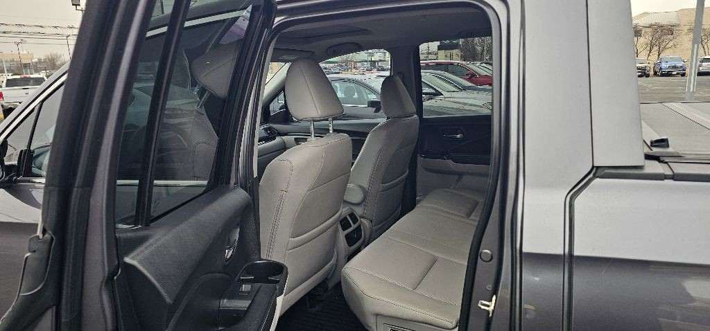 2019 Honda Ridgeline Image 8