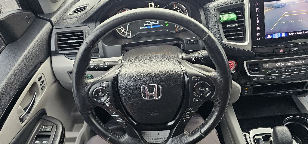 2019 Honda Ridgeline Image 16
