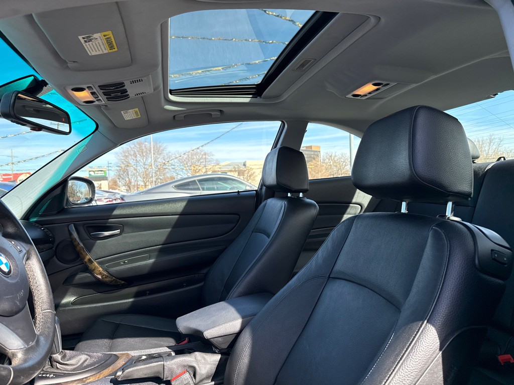 2011 BMW 1 Series Image 6