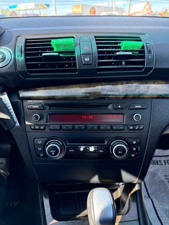 2011 BMW 1 Series Image 9