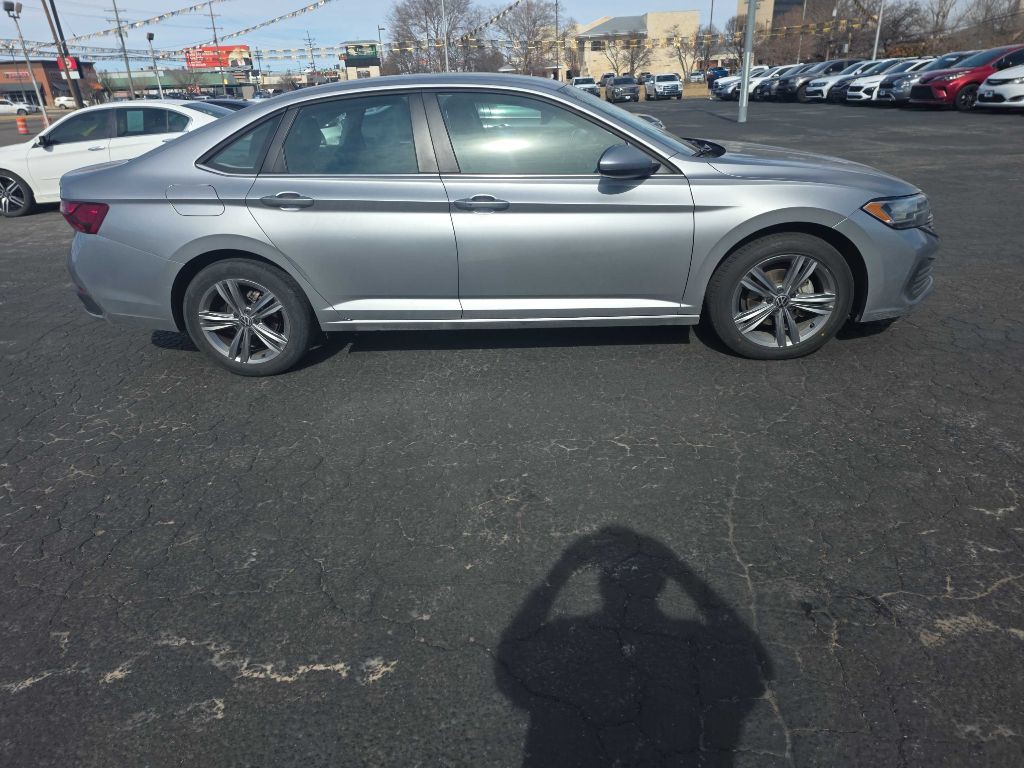 2024 Volkswagen Jetta Image 2