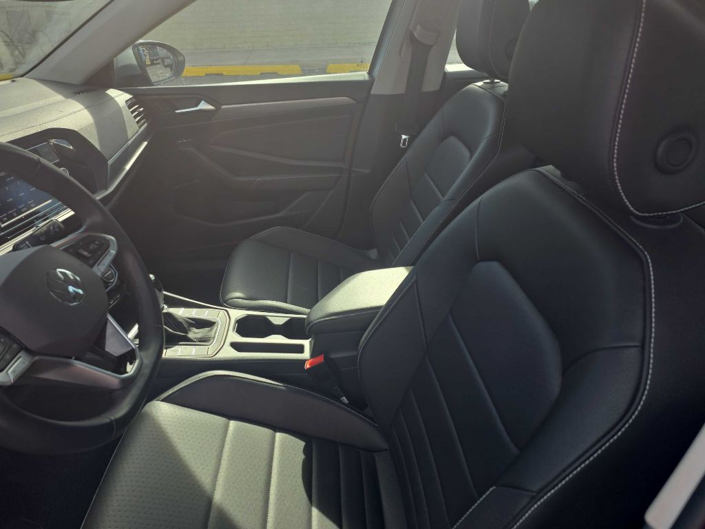 2024 Volkswagen Jetta Image 9