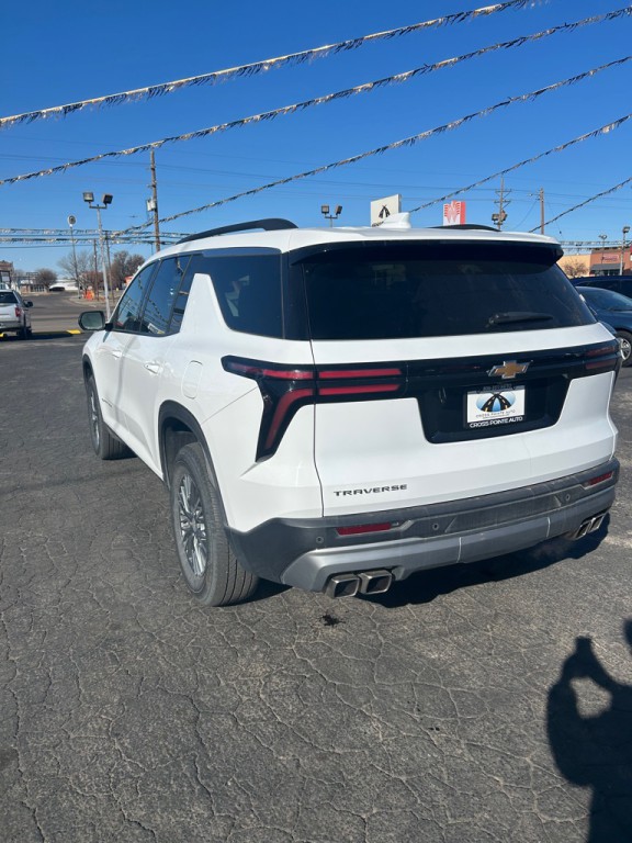 2025 Chevrolet Traverse Image 2