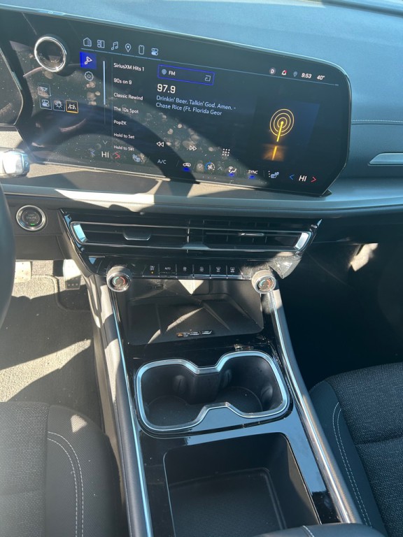 2025 Chevrolet Traverse Image 14