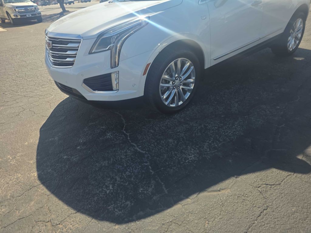 2019 Cadillac XT5 Image 2