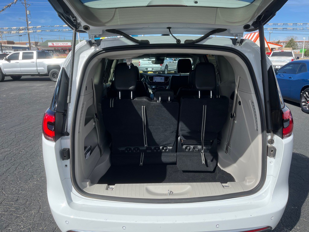 2024 Chrysler Pacifica Image 9
