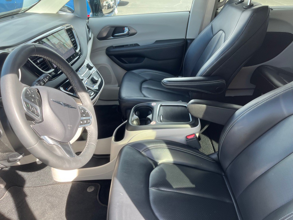 2024 Chrysler Pacifica Image 11