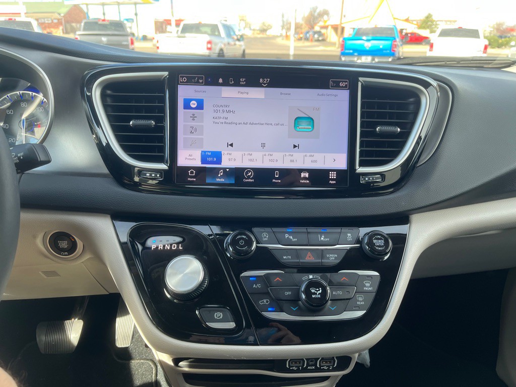 2024 Chrysler Pacifica Image 14