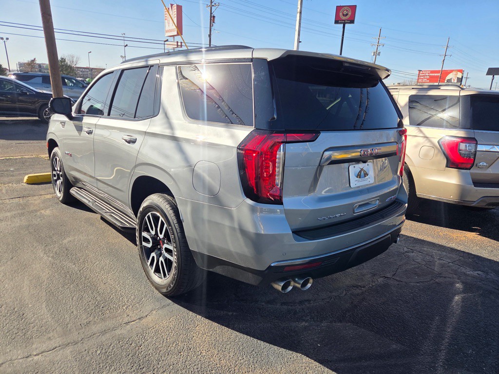 2024 GMC Yukon Image 3