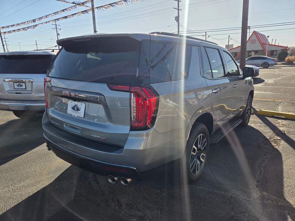 2024 GMC Yukon Image 4