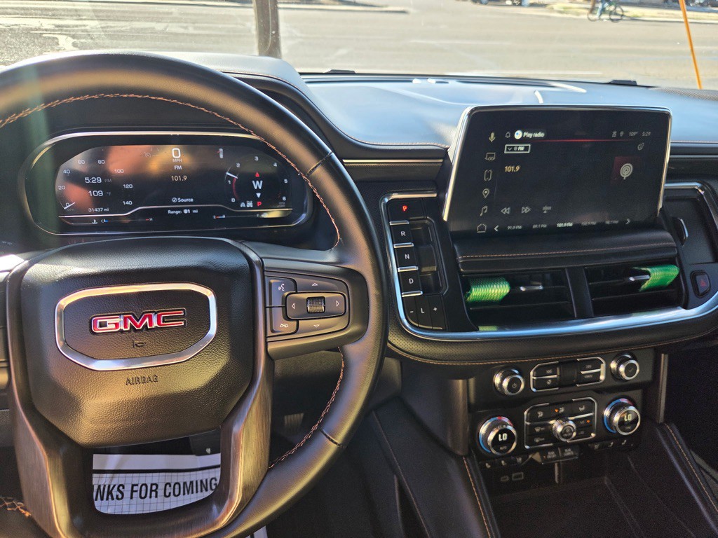 2024 GMC Yukon Image 9