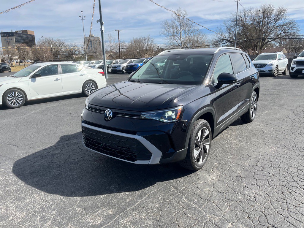 2025 Volkswagen Taos Image 4