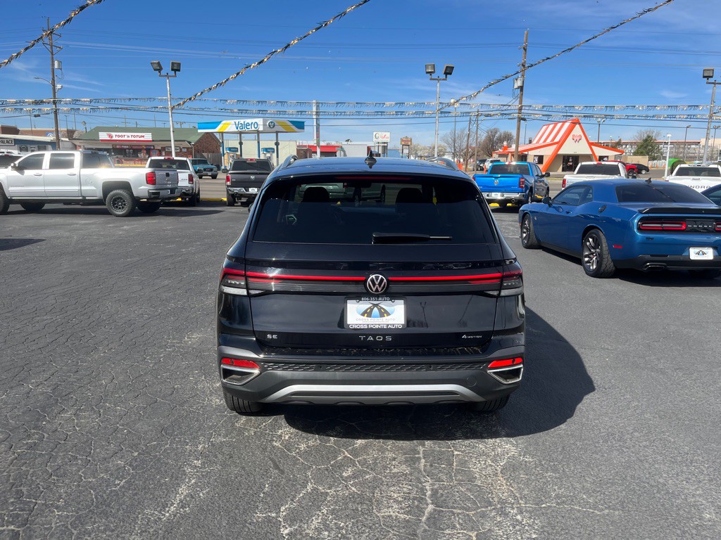 2025 Volkswagen Taos Image 7