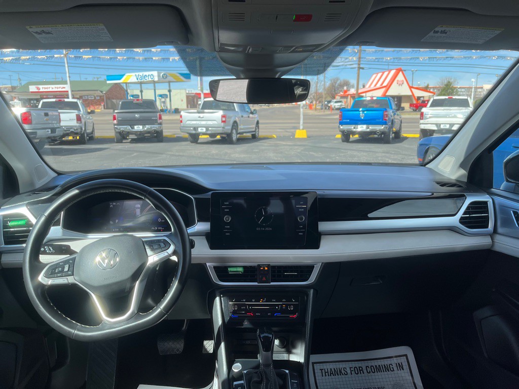 2025 Volkswagen Taos Image 11