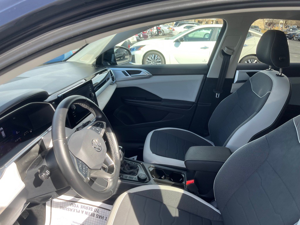 2025 Volkswagen Taos Image 12