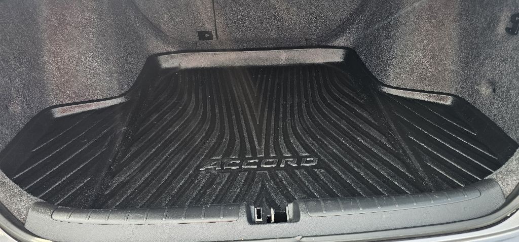 2019 Honda Accord Image 6