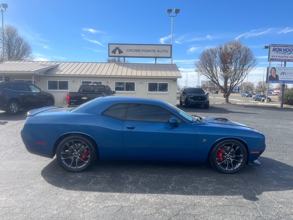 2022 Dodge Challenger Image 1