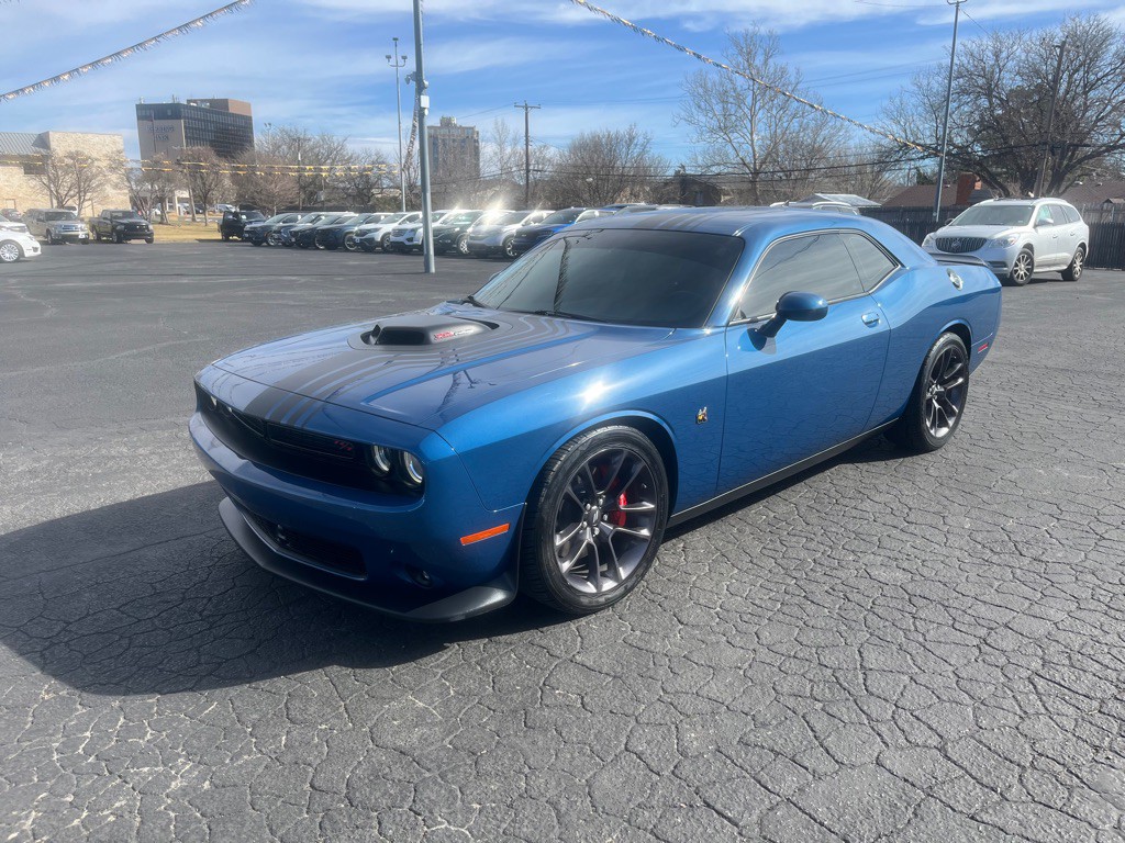 2022 Dodge Challenger Image 4