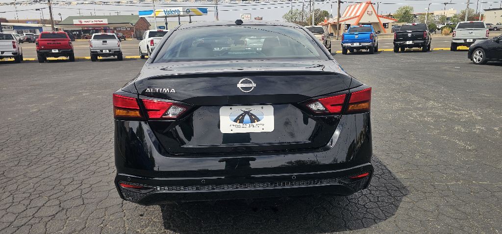 2025 Nissan Altima Image 5