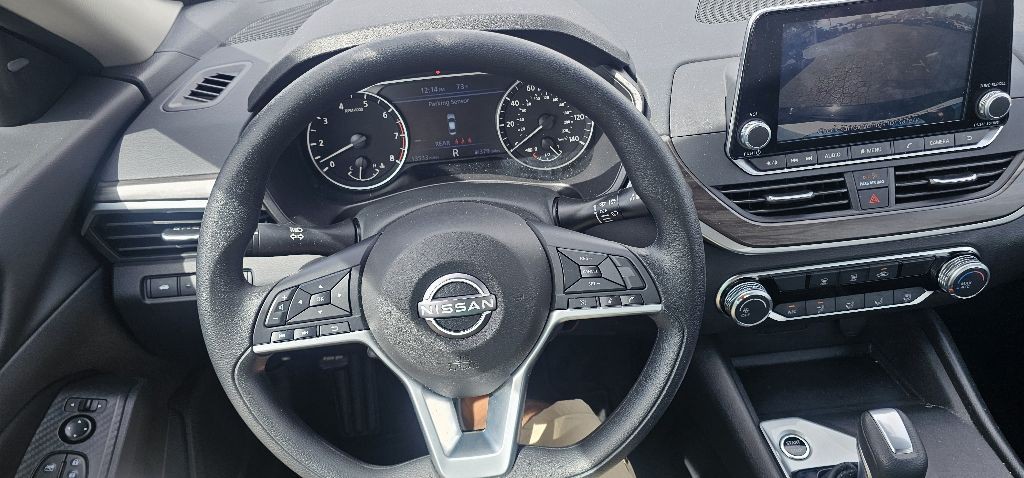 2025 Nissan Altima Image 14