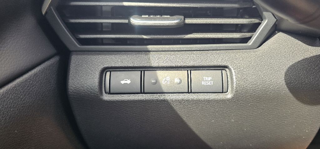 2025 Nissan Altima Image 17