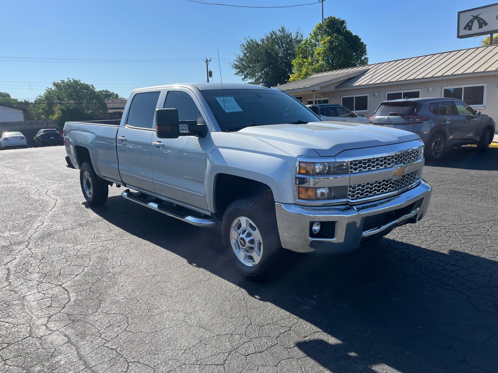 2019 Chevrolet Silverado 1500 Image 2