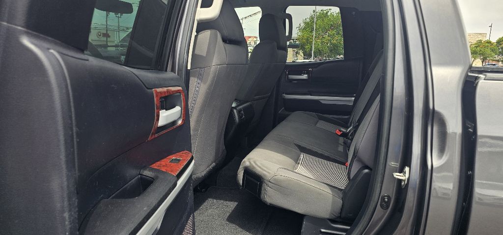 2015 Toyota Tundra Image 8