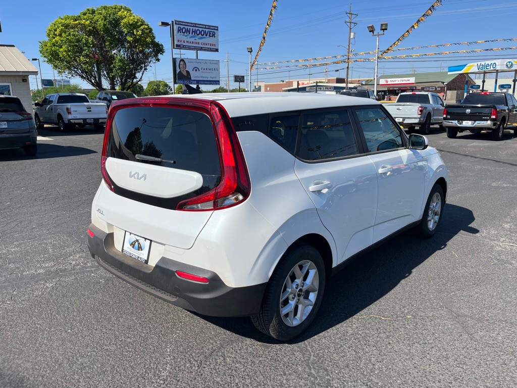 2022 Kia Soul Image 8
