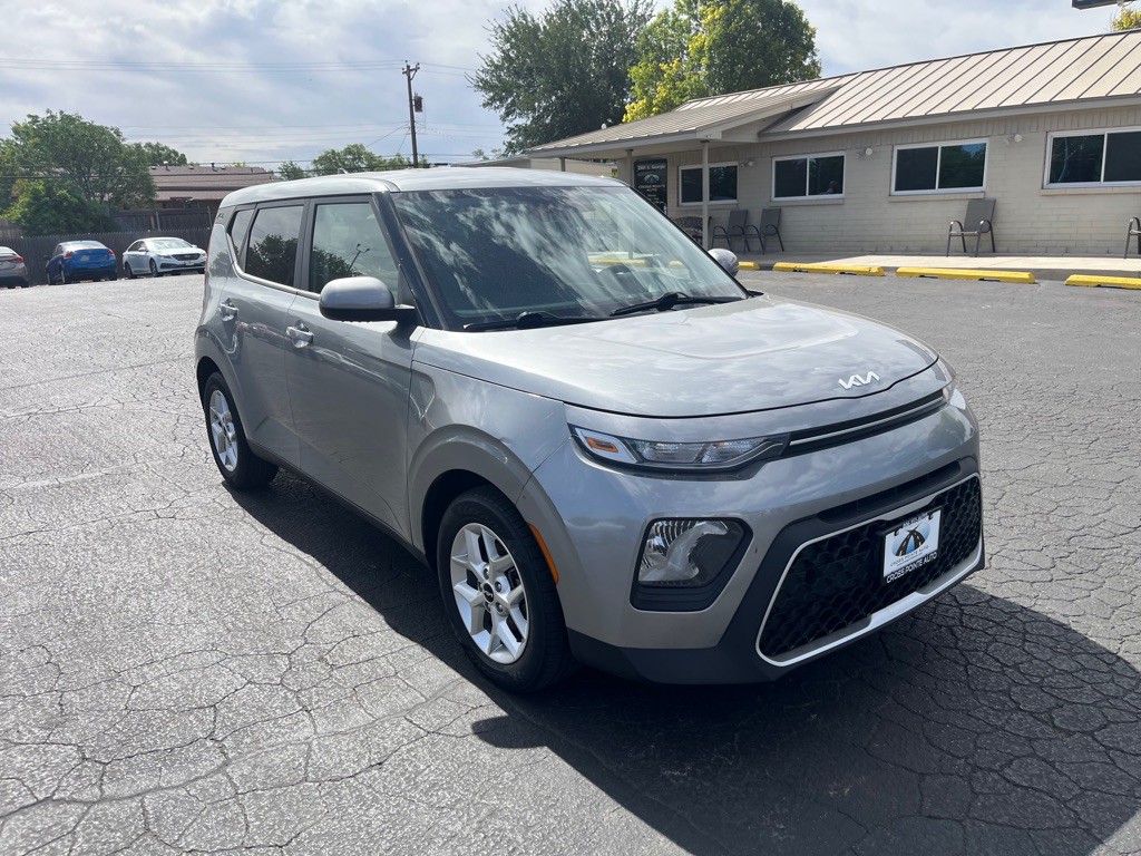 2022 Kia Soul Image 2