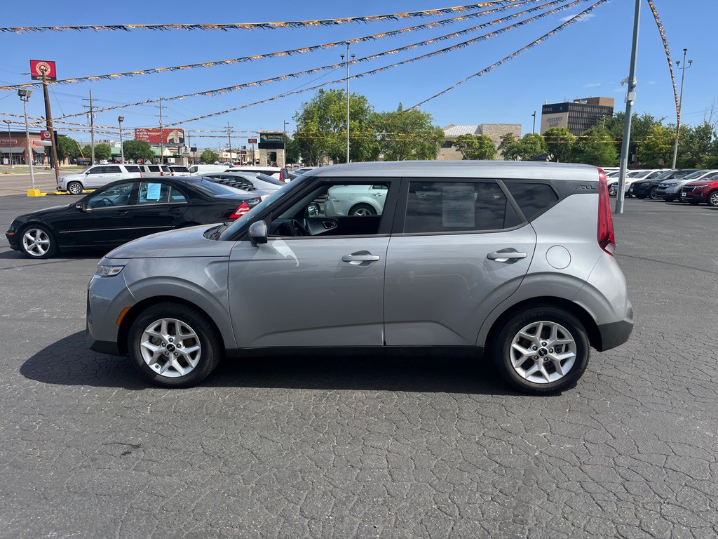 2022 Kia Soul Image 5