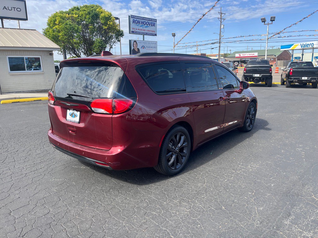 2020 Chrysler Pacifica Image 8