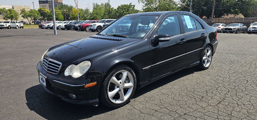 2006 Mercedes-Benz C-Class Image 2