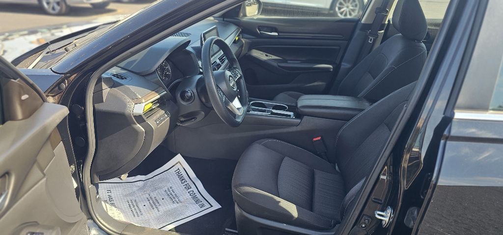 2024 Nissan Altima Image 11