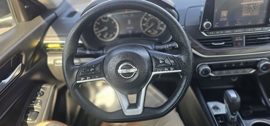 2024 Nissan Altima Image 16