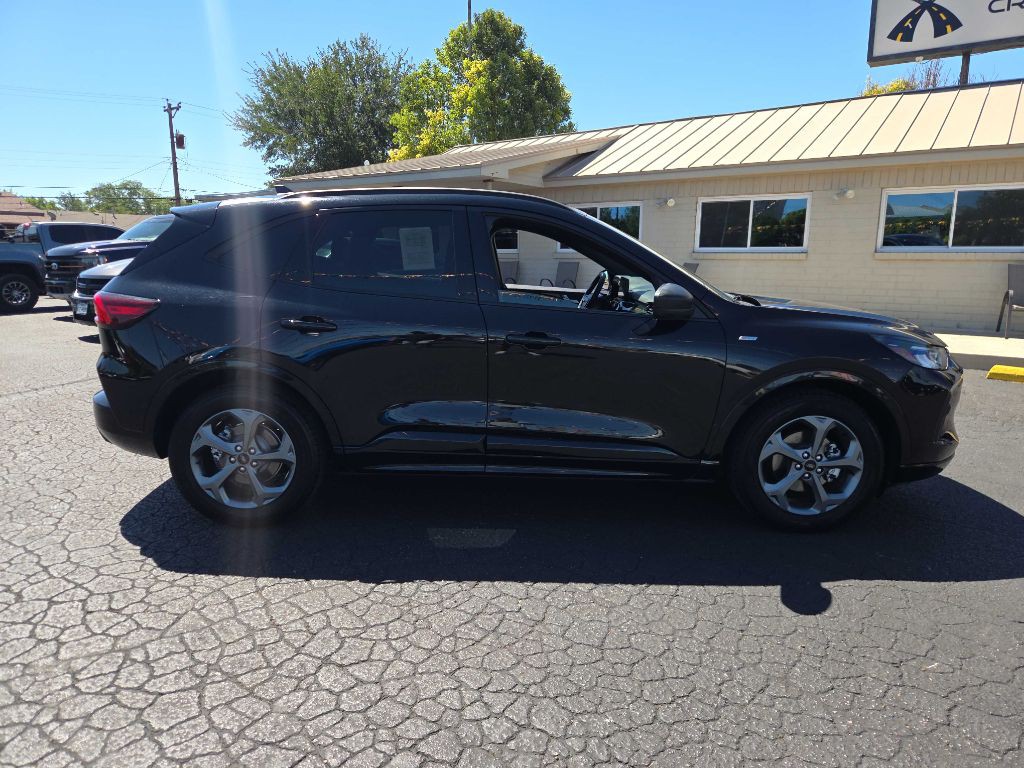 2024 Ford Escape Image 3