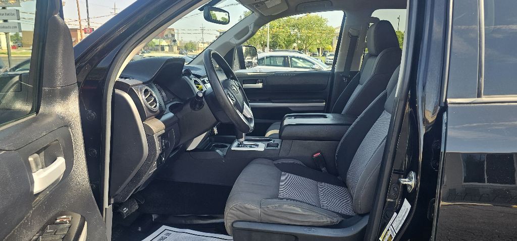 2017 Toyota Tundra Image 10