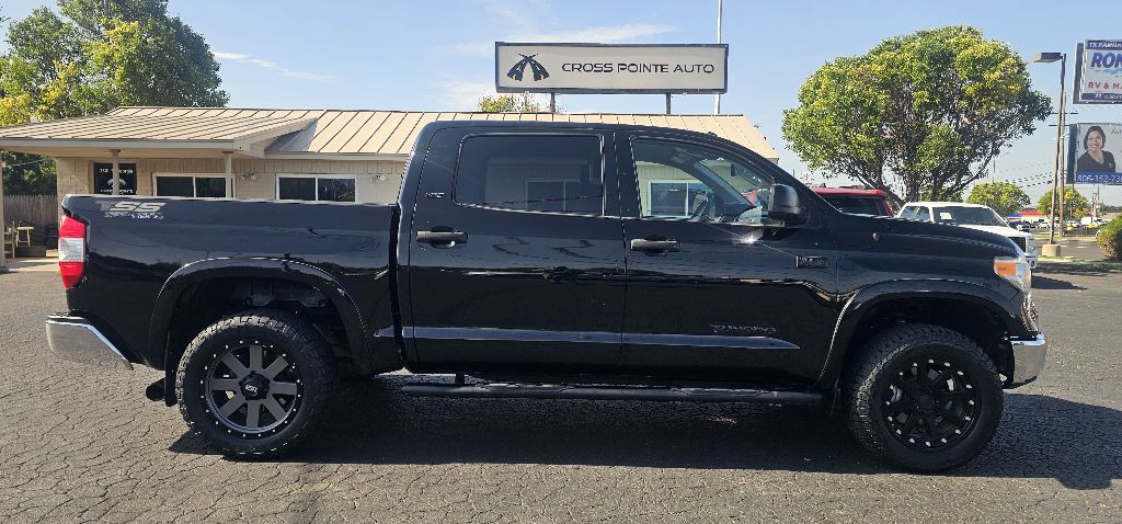 2017 Toyota Tundra Image 1