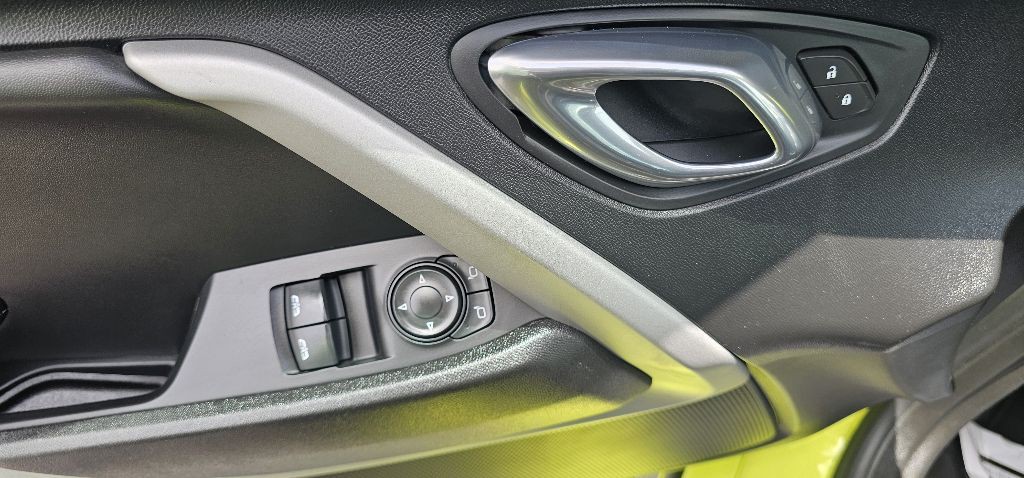 2019 Chevrolet Camaro Image 9