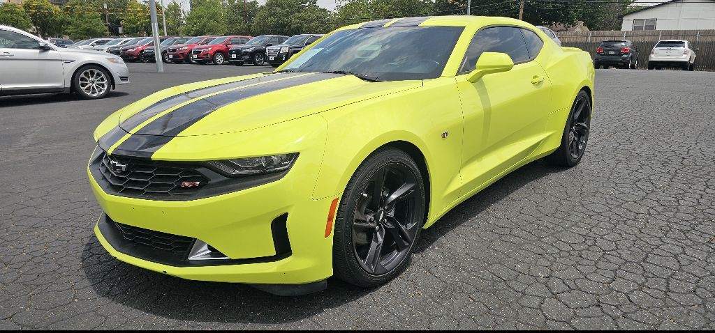 2019 Chevrolet Camaro Image 2