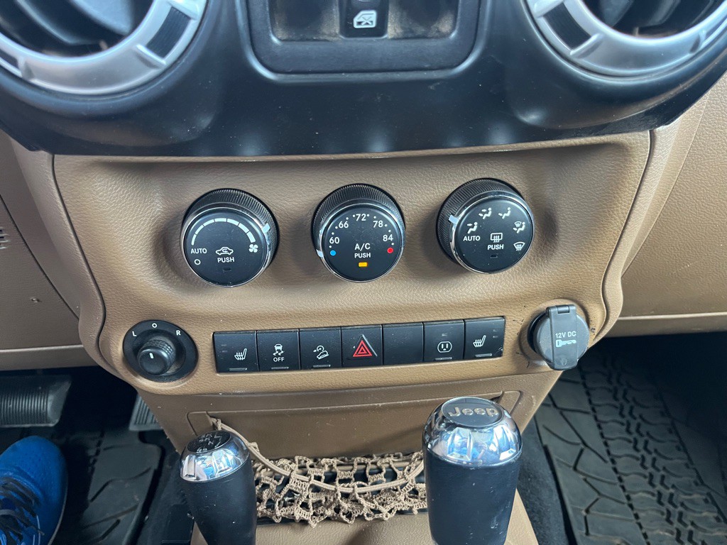 2013 Jeep Wrangler Unlimited Image 15