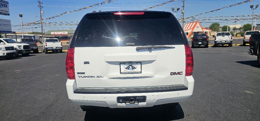 2010 GMC Yukon Image 4