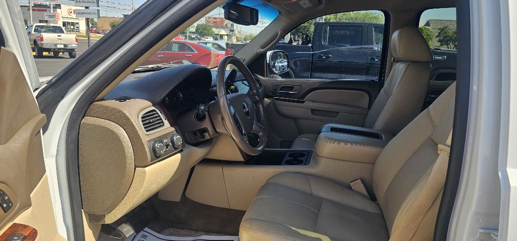 2010 GMC Yukon Image 10