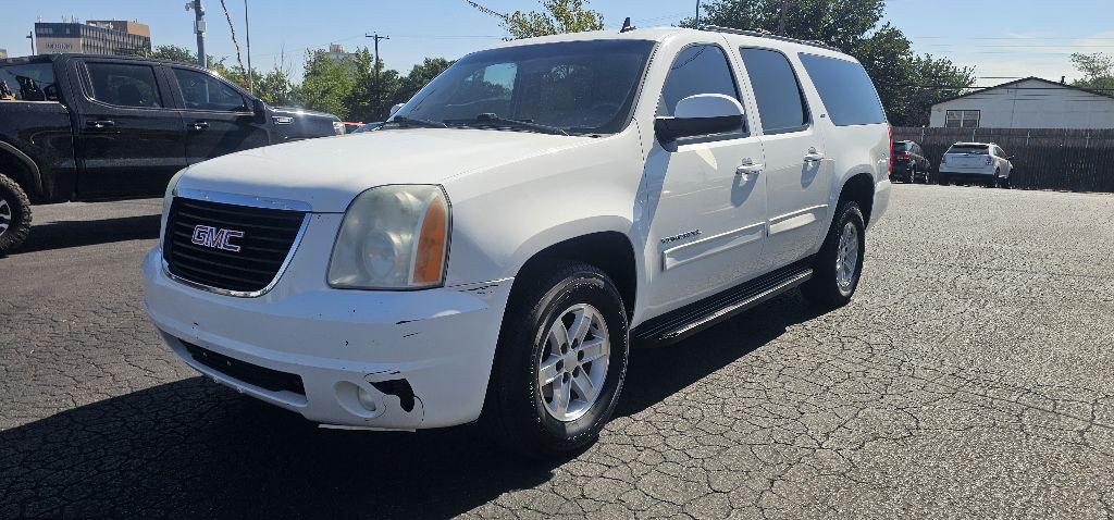 2010 GMC Yukon Image 2
