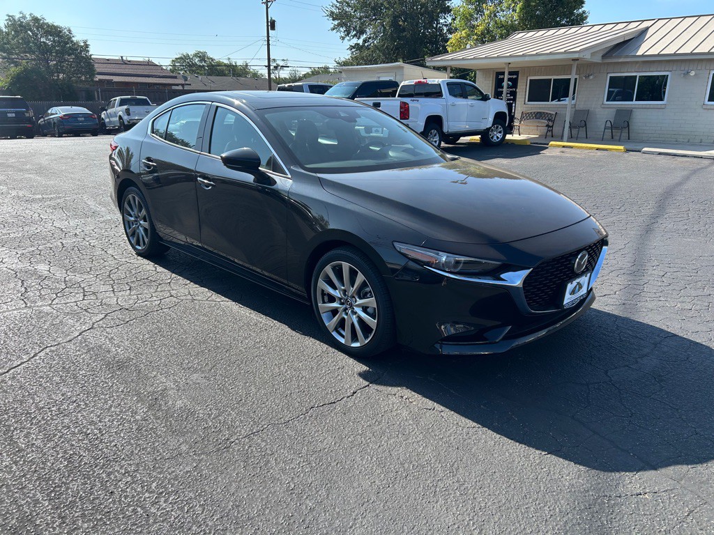 2023 Mazda Mazda3 Image 2