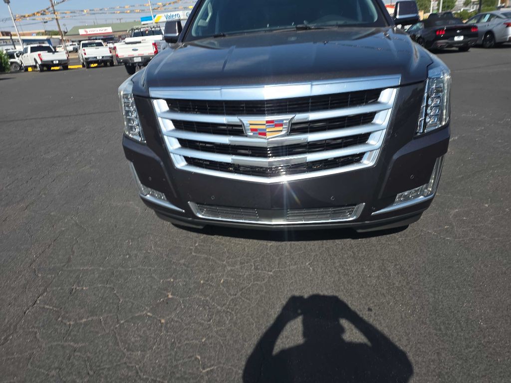 2016 Cadillac Escalade Image 2