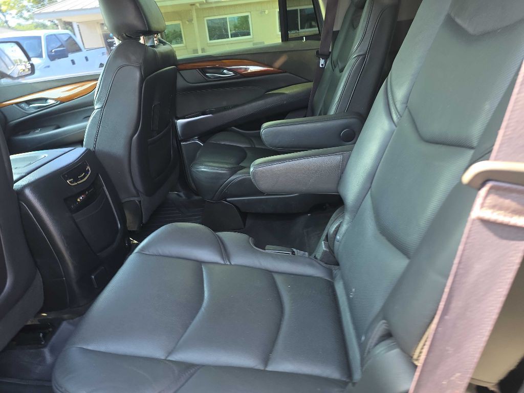 2016 Cadillac Escalade Image 7
