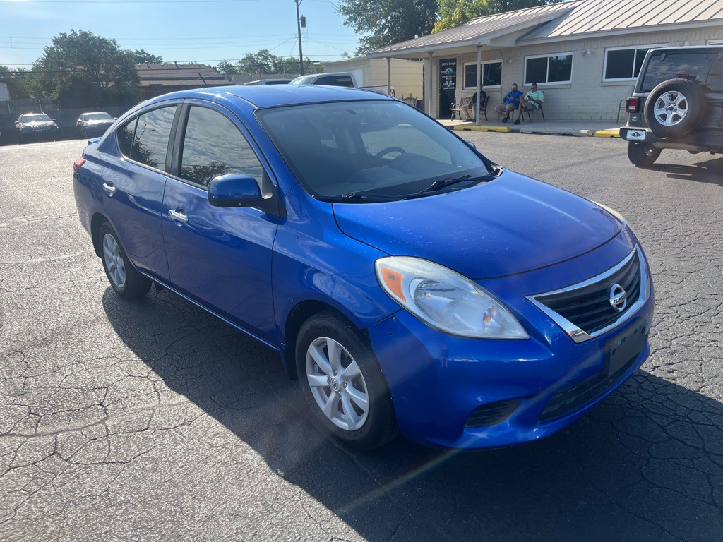 2014 Nissan Versa Image 2