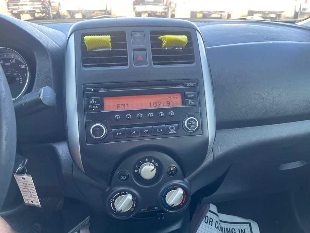 2014 Nissan Versa Image 13