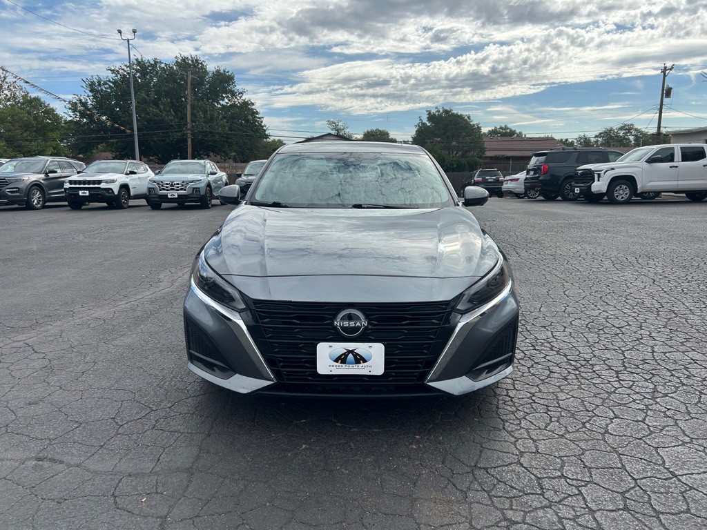 2023 Nissan Altima Image 3